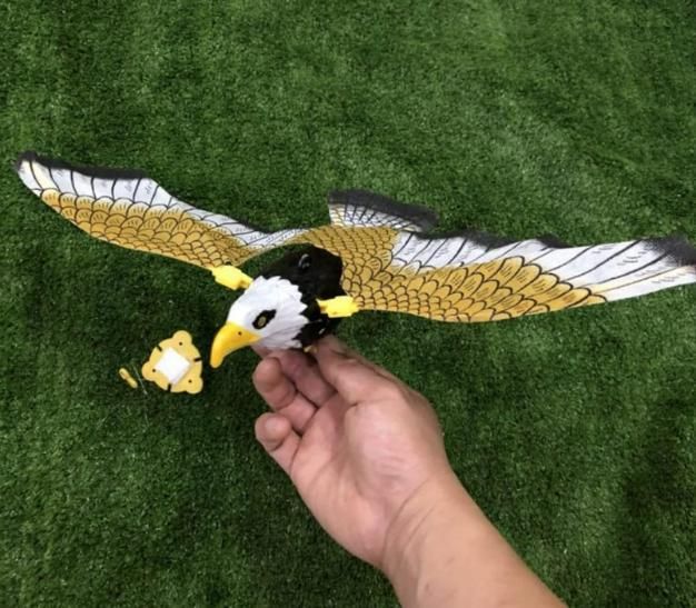Realistic Flying Eagle Toy – With Flapping Wings for Kids' Interactive Play