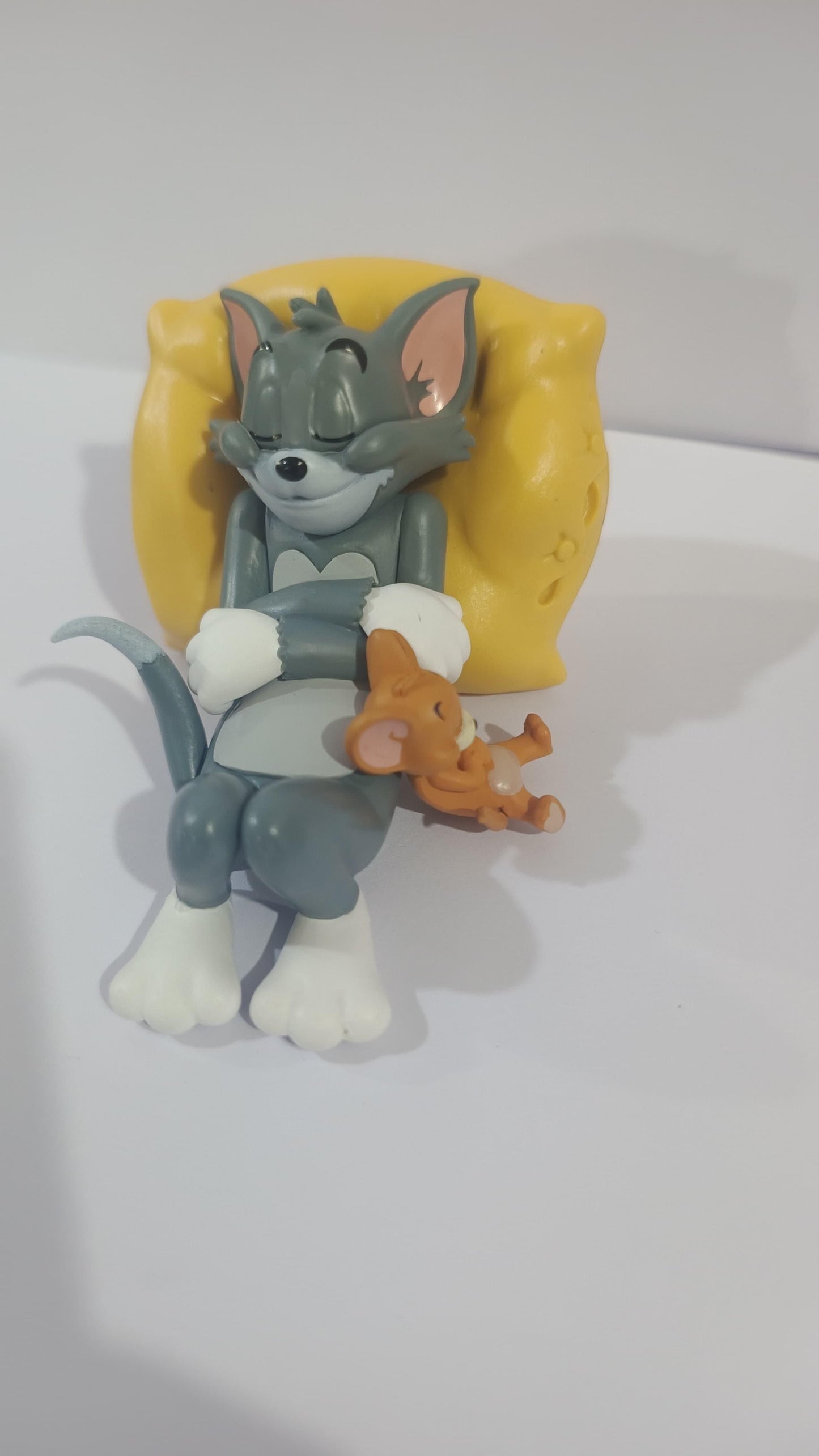 💤 Tom & Jerry Sleeping Figurine – Cute Car Interior Accessory