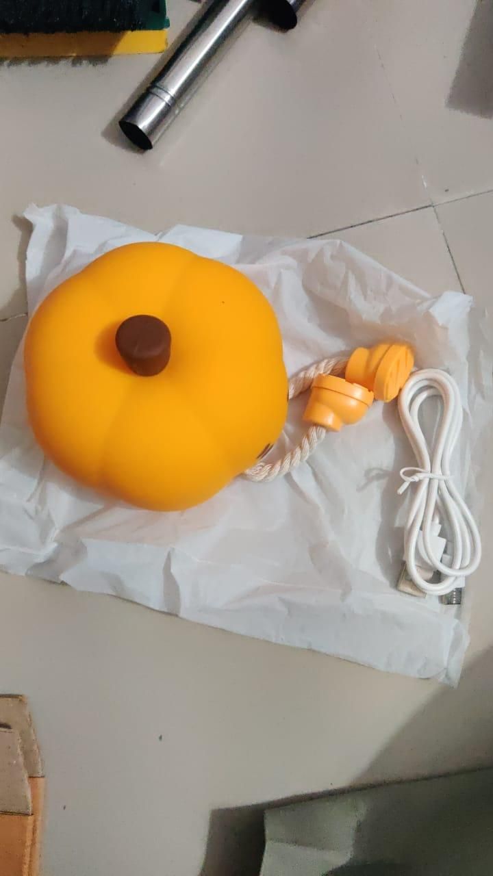 🎃 Sad Pumpkin Silicone Night Lamp – Cute, Soft & Mood-Lifting Glow!